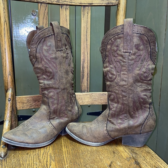 Rampage Boots - Picture 3 of 10